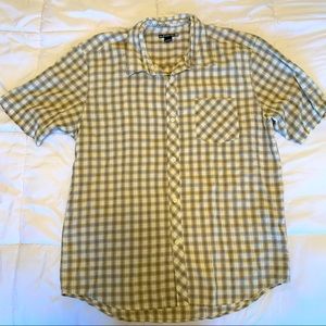 Men’s button down quicksilver plaid shirt